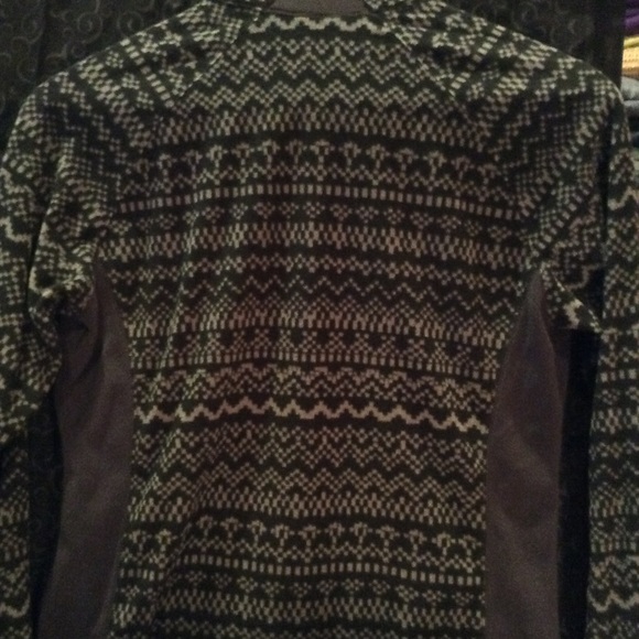 Comfy Columbia top - Picture 5 of 5